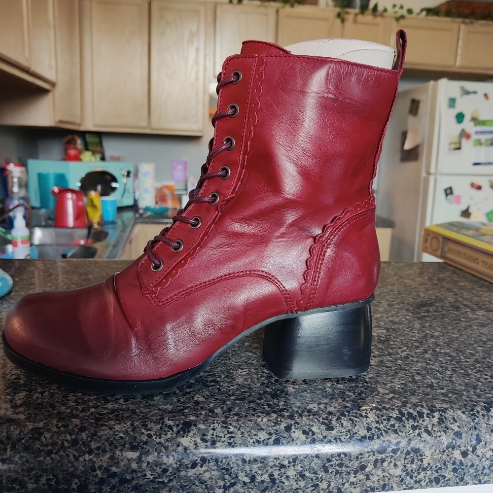 Miz Mooz burgandy ankle boots 6